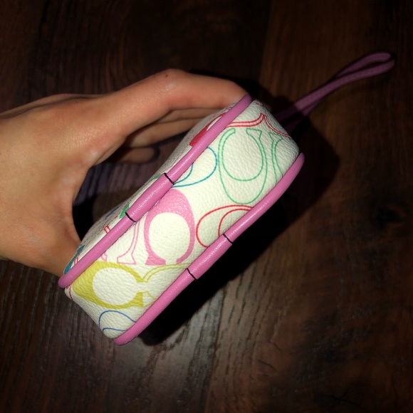 Coach wristlet/ camera bag - Picture 4 of 6